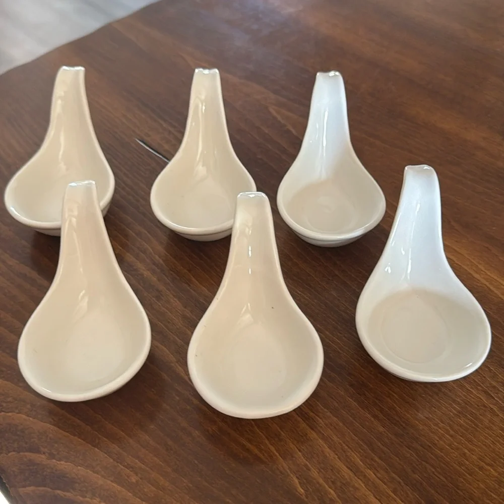 West Elm porcelain serving spoons. 6 spoons perfect condition.
